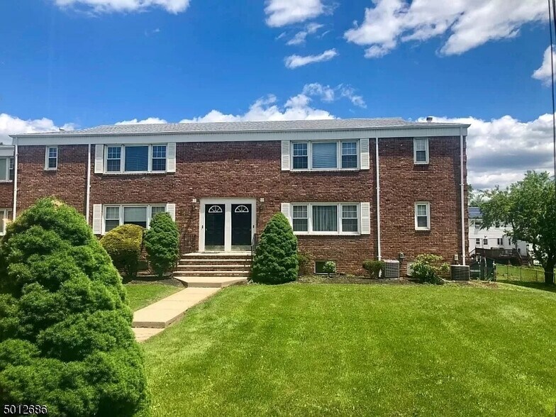 Building Photo - 4 Dartmouth Ave