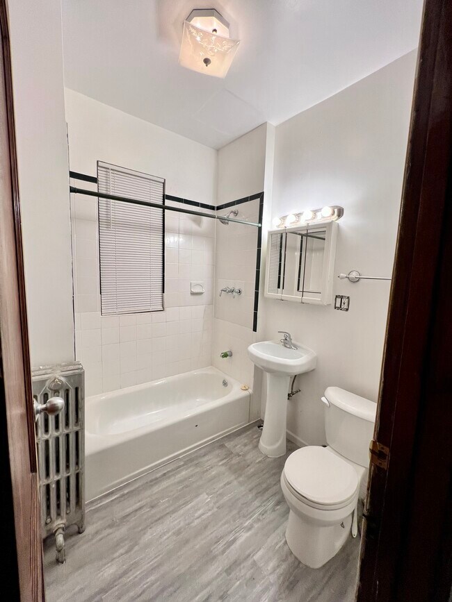 Bathroom View 2 - 1434 N Ridgeway Ave