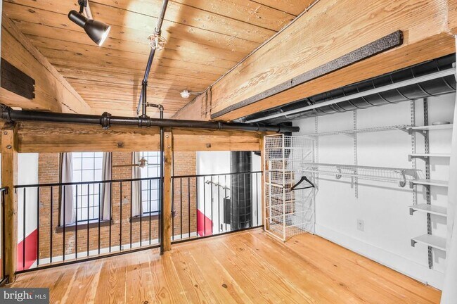 Building Photo - 313 Arch St