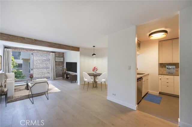 Building Photo - 1440 Veteran Ave