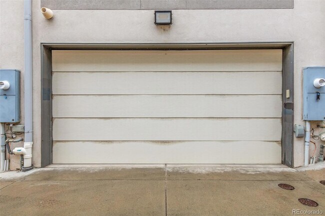 Building Photo - 2122 Clay St