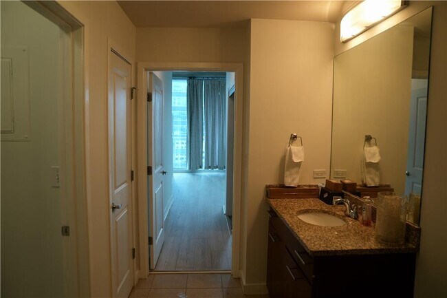 Building Photo - 3324 Peachtree Rd