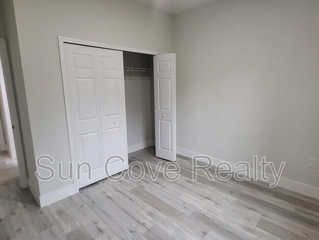 Building Photo - 1604 W Gainsboro Ln