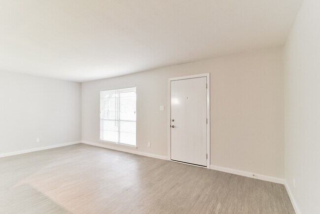 Building Photo - Move In Specials -  Renovated Apartments! ...