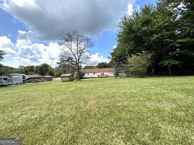 Building Photo - 405 Elder Rd