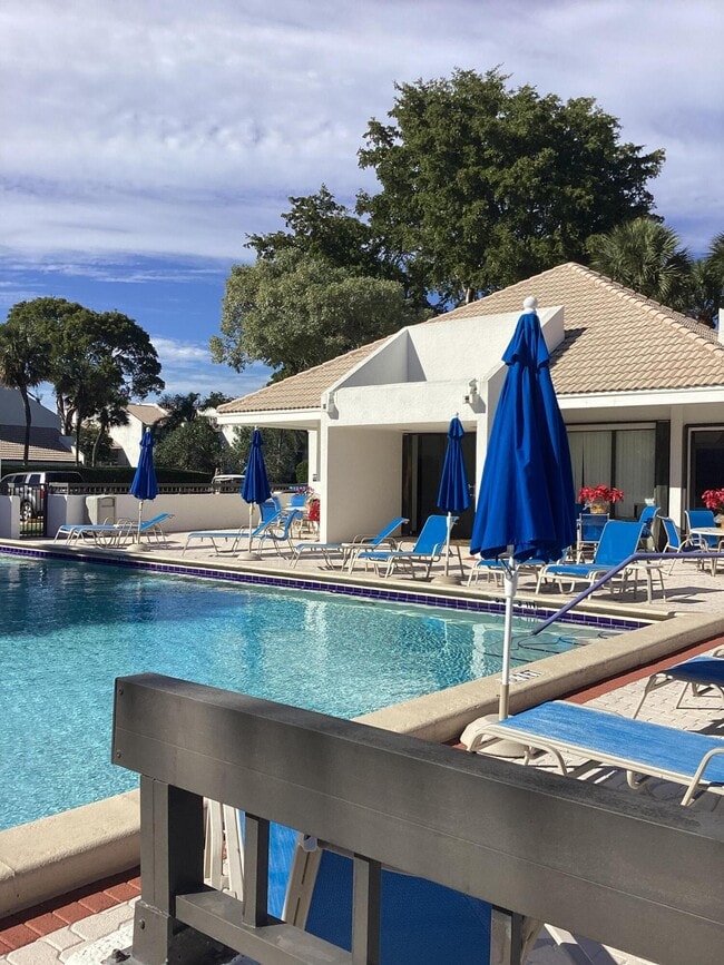 Building Photo - 2308 Bridgewood Dr