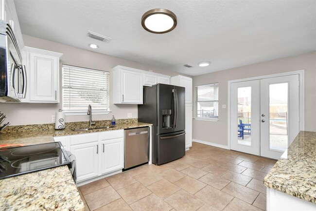 Building Photo - 13322 Hilltop Cir