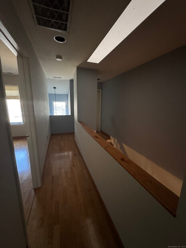 Building Photo - 107 Glen Dr