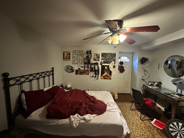 Building Photo - 108 Hillside St