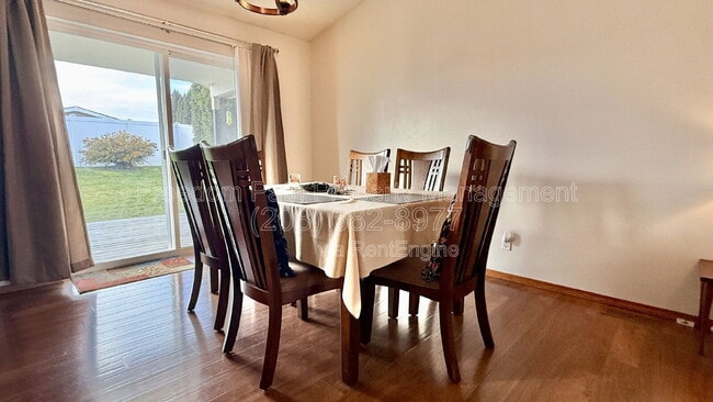 Building Photo - 1902 W Hampson Ave