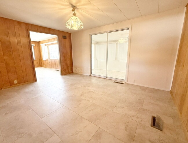 Building Photo - 10675 N Kilimanjaro Ave
