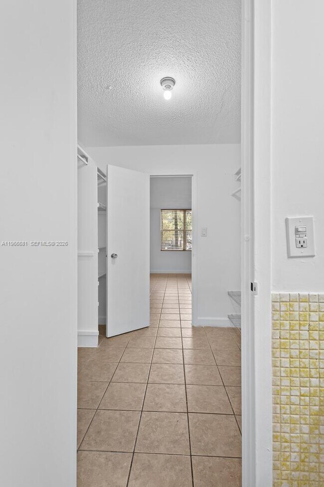 Building Photo - 1800 Sans Souci Blvd