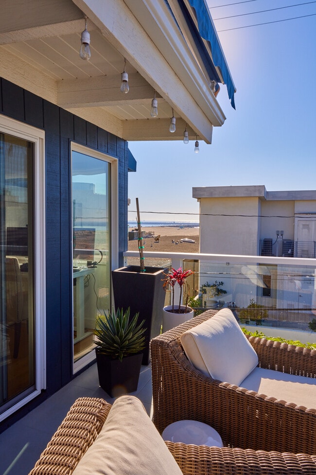 Building Photo - 14 Westwind St