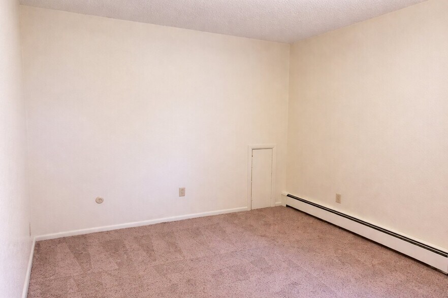 Building Photo - 1321 Walnut St