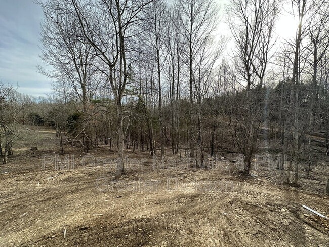 Building Photo - 732 Lucas Rd