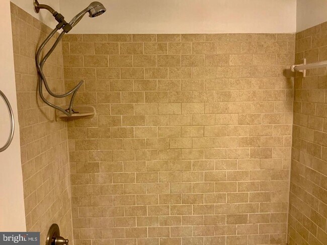 Building Photo - 3109 Naylor Rd SE