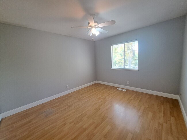 Building Photo - Expansive Oasis with a Guest House, Pool, ...
