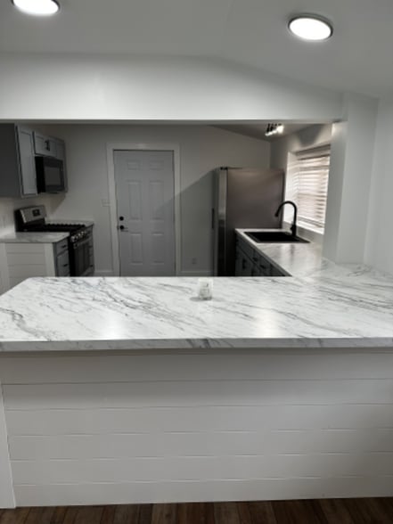 Building Photo - 907 Michigan Ave