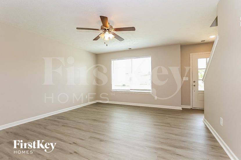 Building Photo - 307 Amit St