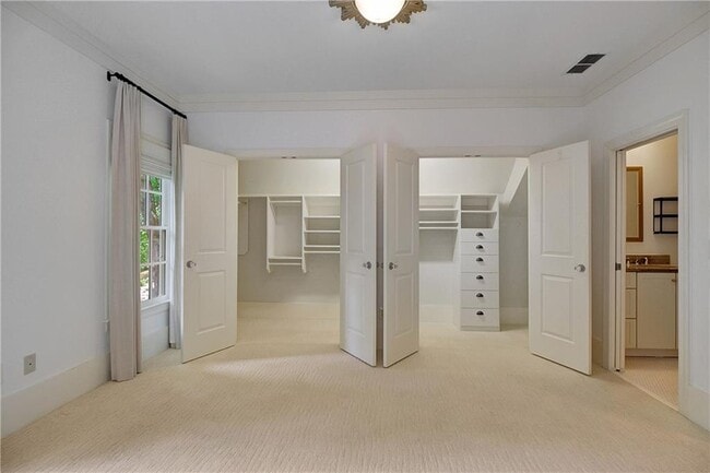 Building Photo - 9043 Selborne Ln