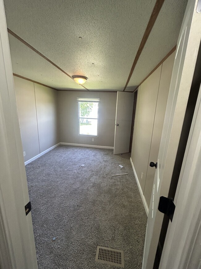 Building Photo - 302 Wilson Dr