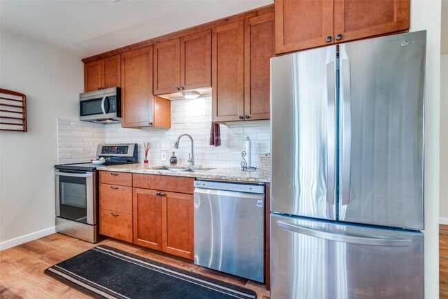 Building Photo - 1200 W Phillips St