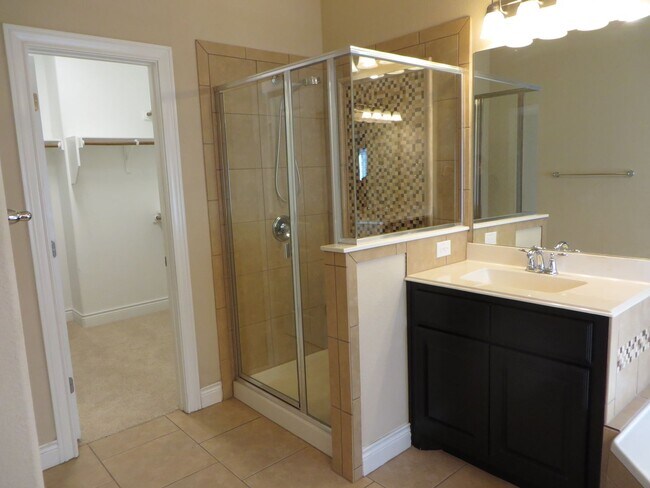 Building Photo - 3 Bedroom 2 Bathroom Siena Round Rock Home