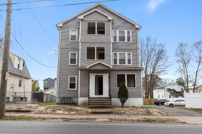 Building Photo - 220 Clinton St