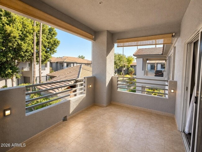 Building Photo - 7401 W Arrowhead Clubhouse Dr