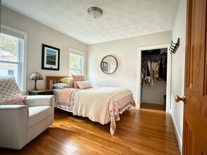 Building Photo - 37 Lindale Ave