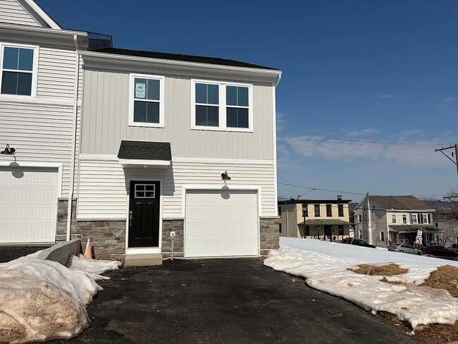 Building Photo - 101 Abramo Victor Dr