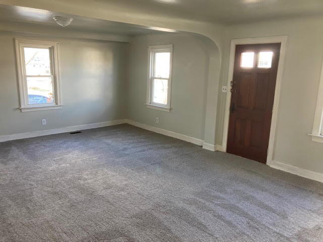 Building Photo - 2 Bedroom Apartment
