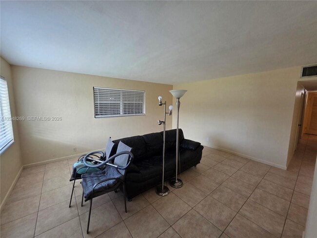 Building Photo - 6130 Funston St