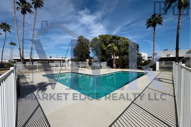 Building Photo - 2Bed/1.5Bath Ground Floor Townhouse at Glendale Ave/27th Ave! Ready for Immediate Move-In! -- GAR...