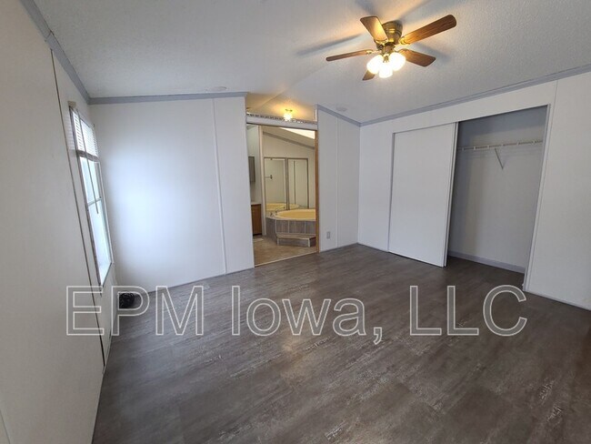 Building Photo - 700 W Ridgeway Ave