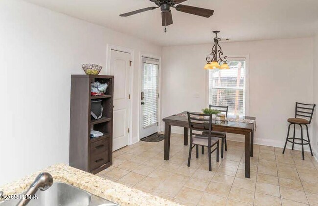 Building Photo - 39 Wintergreen Dr