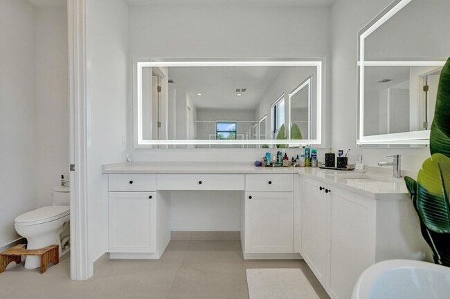 Building Photo - 9140 Silver Marsh Ln