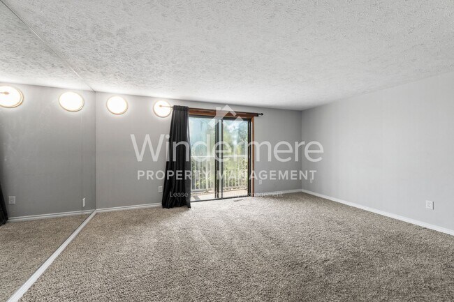 Building Photo - 3+ Bedroom, 3 Bath Available in quiet Spokane Valley