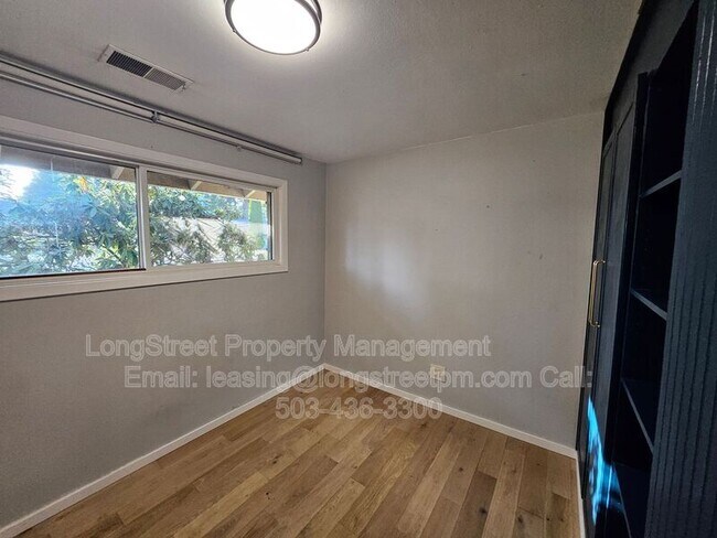 Building Photo - 622 SE 137th Ave