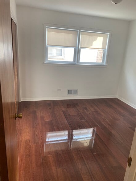 Building Photo - 6542 N Mozart St