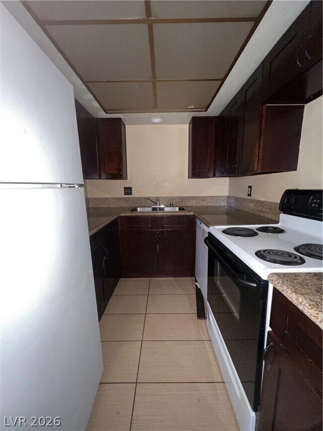 Building Photo - 2752 Eldora Cir