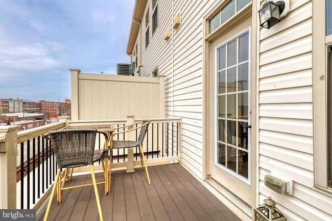 Building Photo - 904 S Macon St.