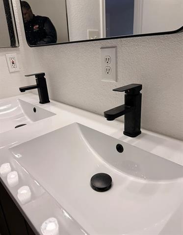 Building Photo - 901 Mill Branch Dr