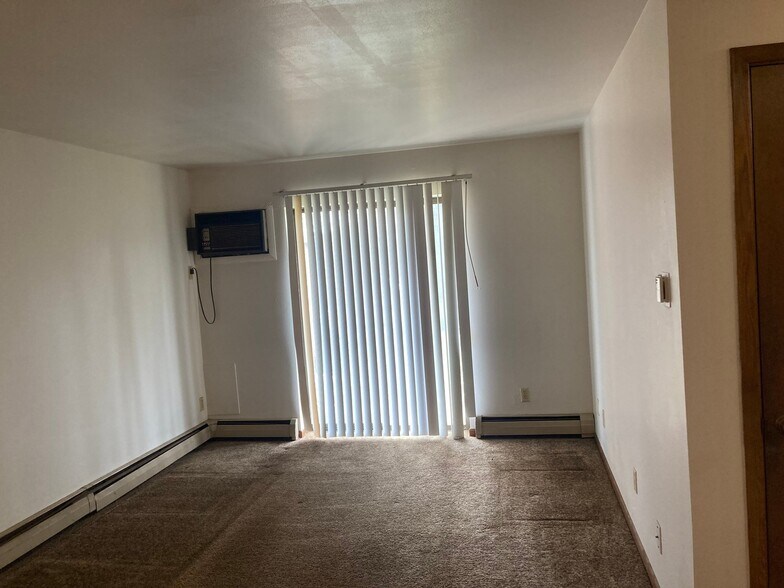 Building Photo - 10628 W Bobolink Ave