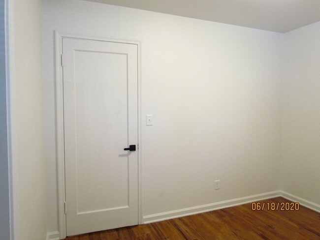 Building Photo - Roommate Needed for 3 Bed Home Close to Bo...