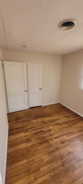 Bedroom 1 - 516 E Warren St