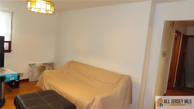 Building Photo - 649 Inman Ave