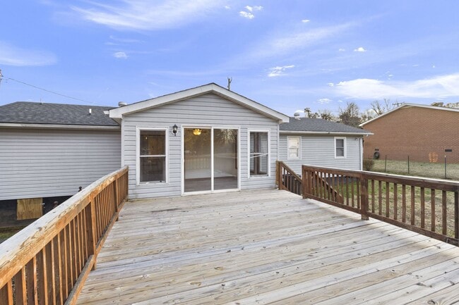 Building Photo - Charming 3 Bedroom Home for Rent!