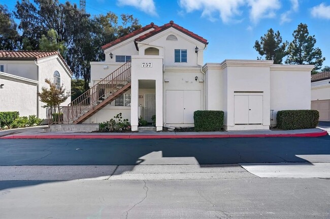 Building Photo - 757 Eastshore Terrace