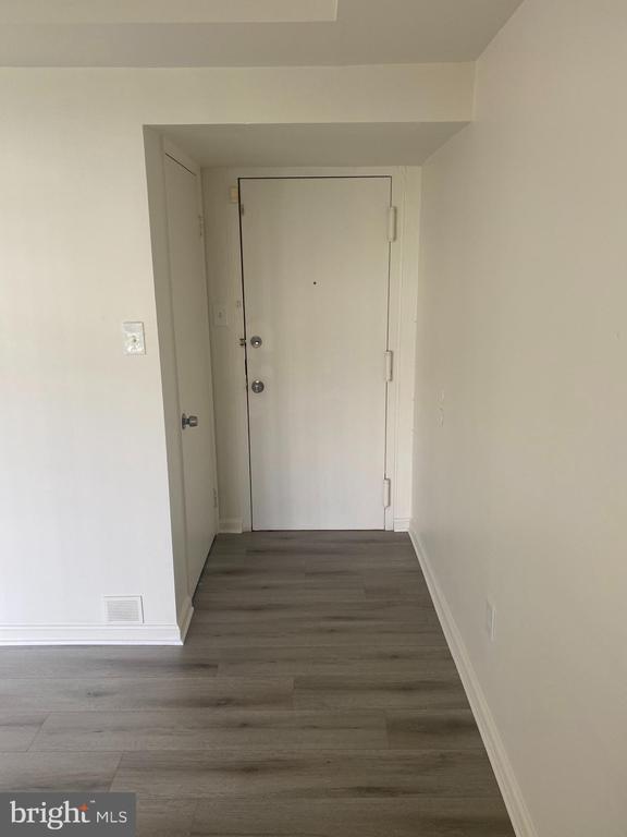 Building Photo - 5438 85th Ave